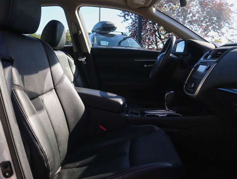 2017 Nissan Altima 4dr Sdn I4 CVT 2.5 SL