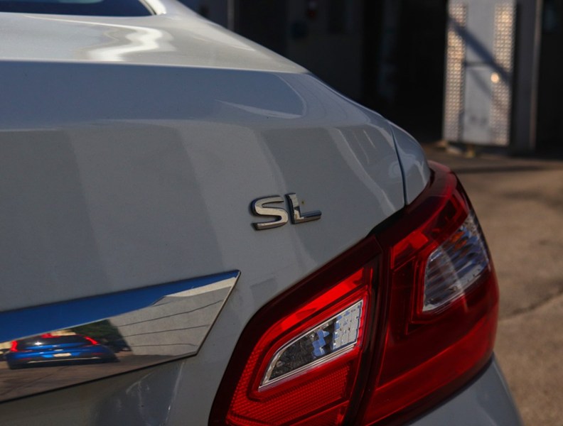 2017 Nissan Altima 4dr Sdn I4 CVT 2.5 SL