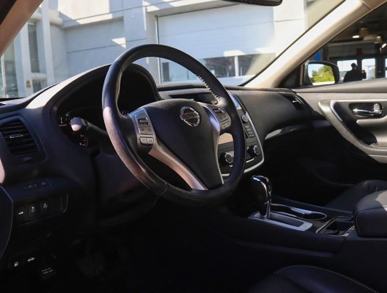 2017 Nissan Altima 4dr Sdn I4 CVT 2.5 SL