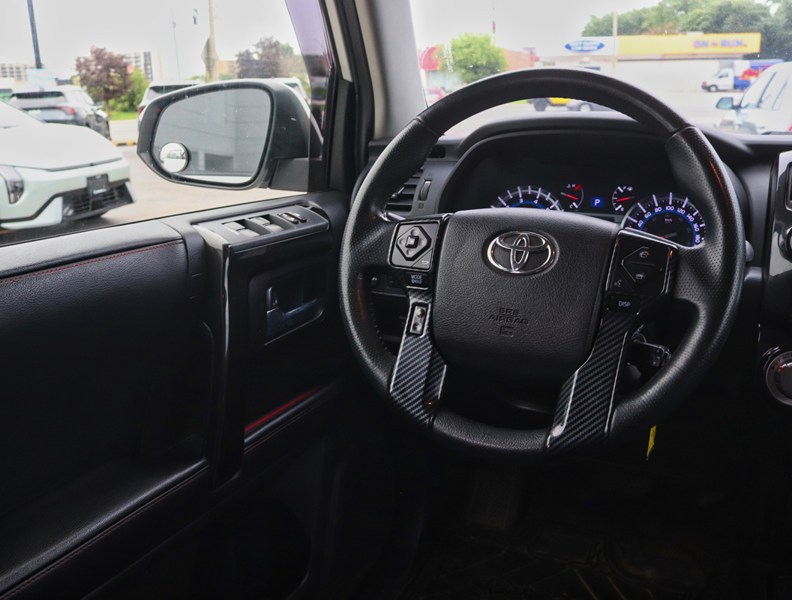 2017 Toyota 4Runner Toyota 4Runner TRD Off-Road PREM| 25 SERV @ TOYOTA