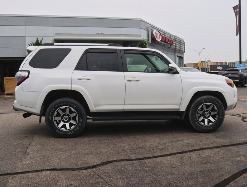 2017 Toyota 4Runner Toyota 4Runner TRD Off-Road PREM| 25 SERV @ TOYOTA