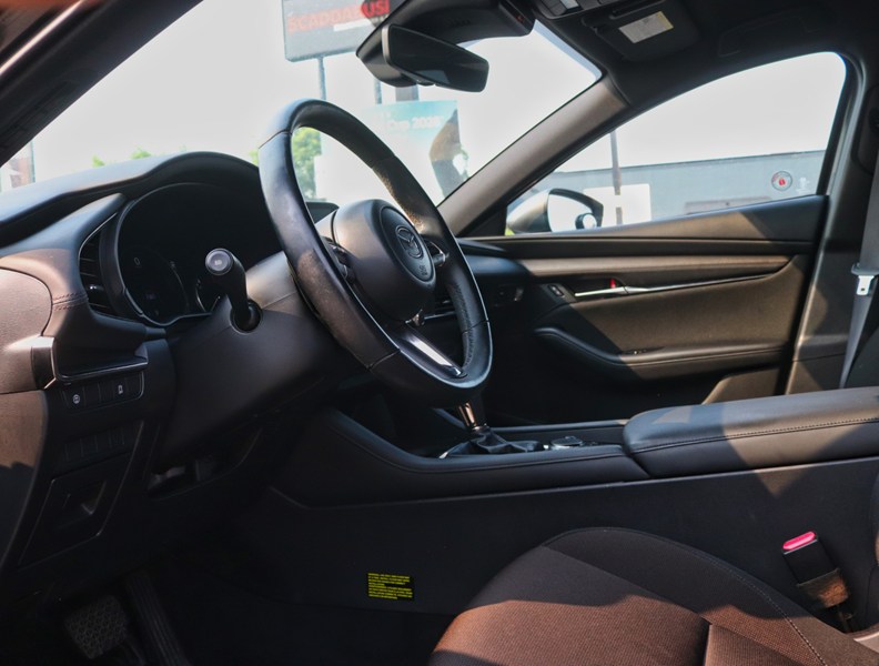 2019 Mazda Mazda3 Sport GS AUTO/15 SERVICES/ONE OWNER/NO ACCIDENT/LOW KM