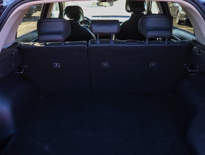 2024 Kia Niro Plug-In Hybrid 1000KM/TANK/BEST IN CLASS CARGO/OFF-LEASE