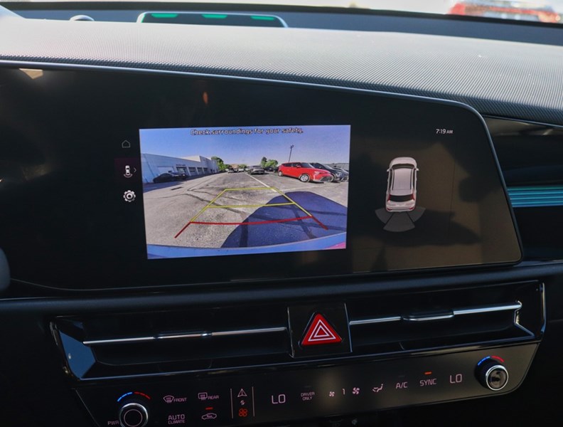 2024 Kia Niro Plug-In Hybrid 1000KM/TANK/BEST IN CLASS CARGO/OFF-LEASE
