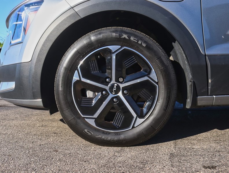 2024 Kia Niro Plug-In Hybrid 1000KM/TANK/BEST IN CLASS CARGO/OFF-LEASE