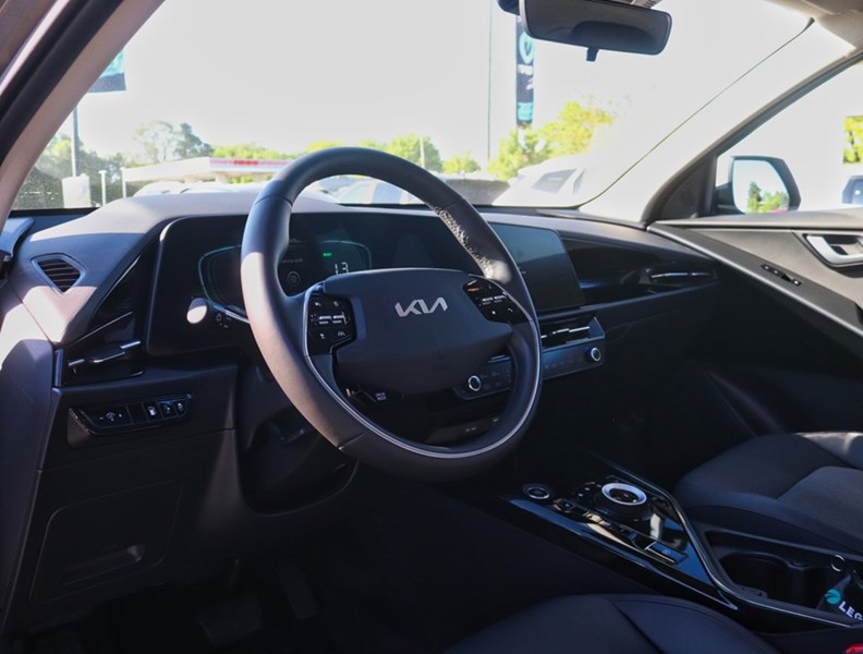 2024 Kia Niro Plug-In Hybrid 1000KM/TANK/BEST IN CLASS CARGO/OFF-LEASE