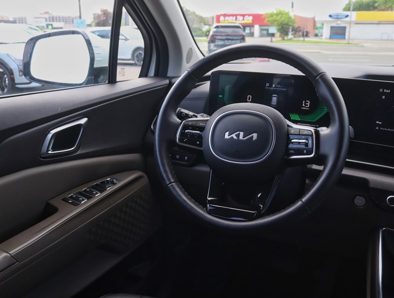 2025 Kia Carnival HEV 1000 KM/TANK/BEST IN CLASS 3 ROW/BOUGHT HERE