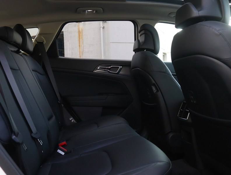 2025 Kia Sportage EX AWD