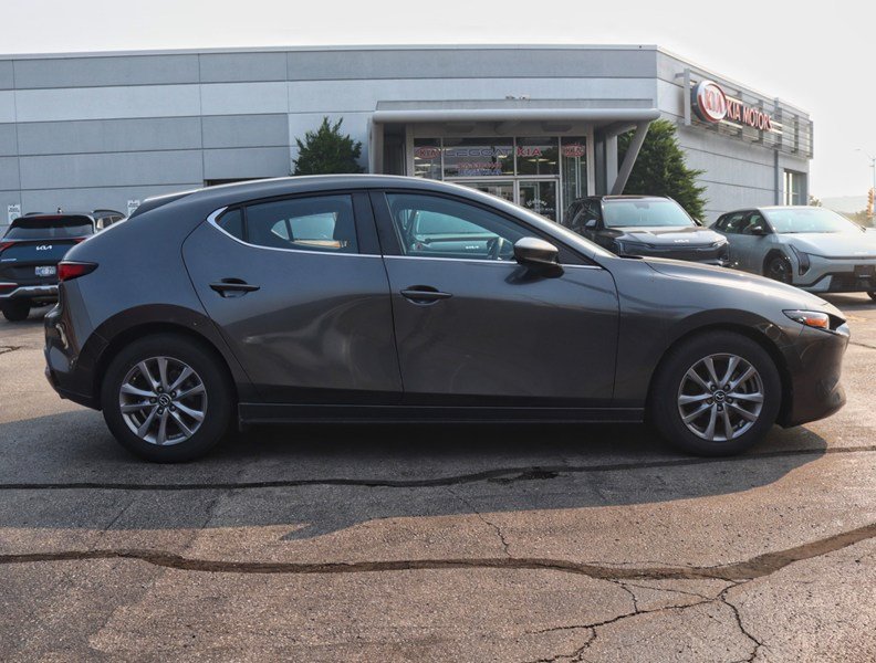 2019 Mazda Mazda3 Sport GS AUTO/15 SERVICES/ONE OWNER/NO ACCIDENT/LOW KM