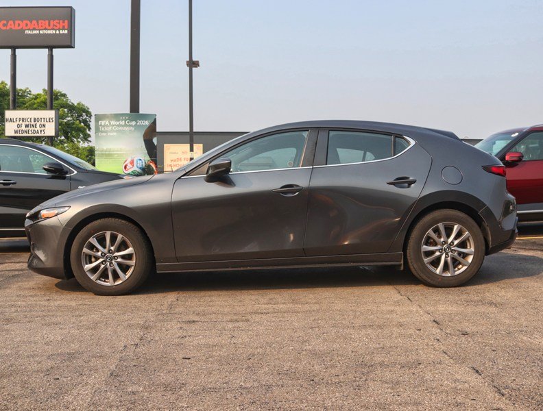 2019 Mazda Mazda3 Sport GS AUTO/15 SERVICES/ONE OWNER/NO ACCIDENT/LOW KM
