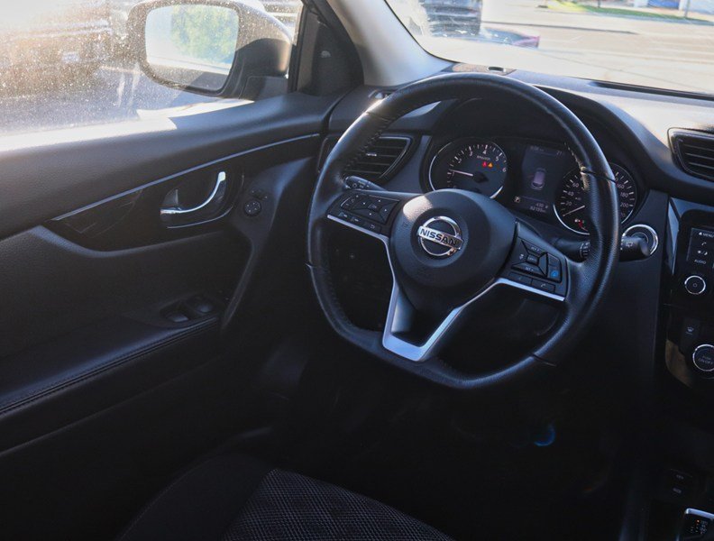 2023 Nissan Qashqai SV WITH SUNROOF/HTD SEATS/CARPLAY/6.99%