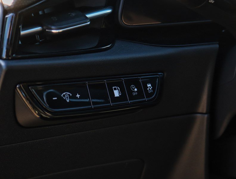 2024 Kia Niro Plug-In Hybrid 1000KM/TANK/BEST IN CLASS CARGO/OFF-LEASE