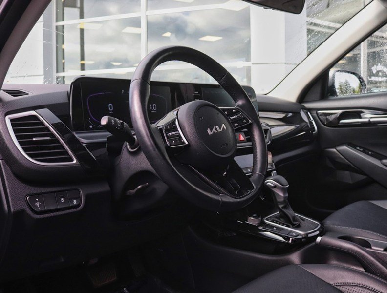 2025 Kia Seltos EX AWD