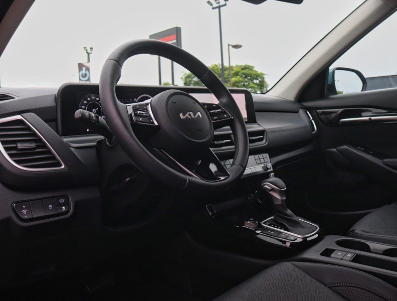 2026 Kia Seltos EX Premium AWD