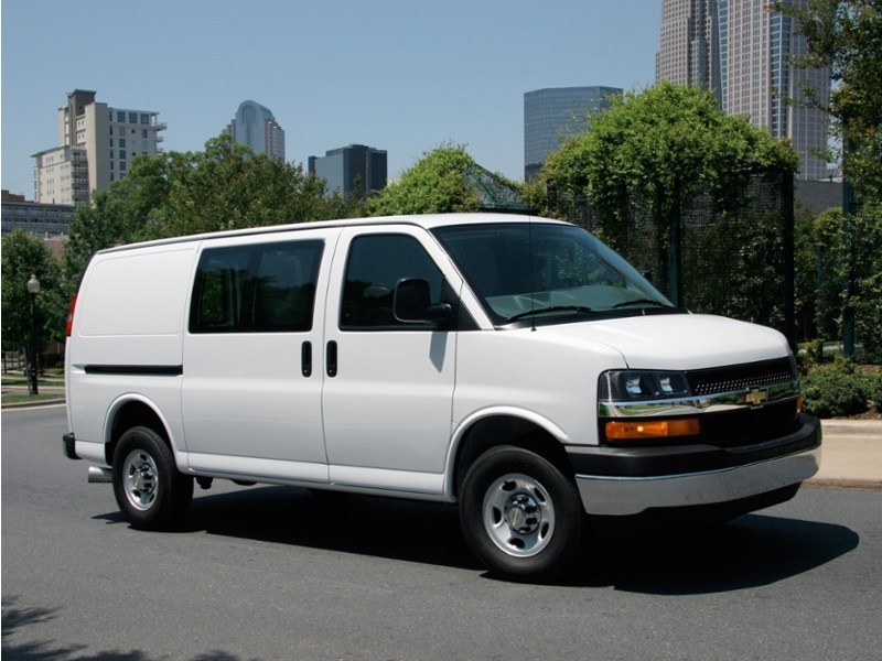 2009 Chevrolet Express Passenger RWD 1500 135