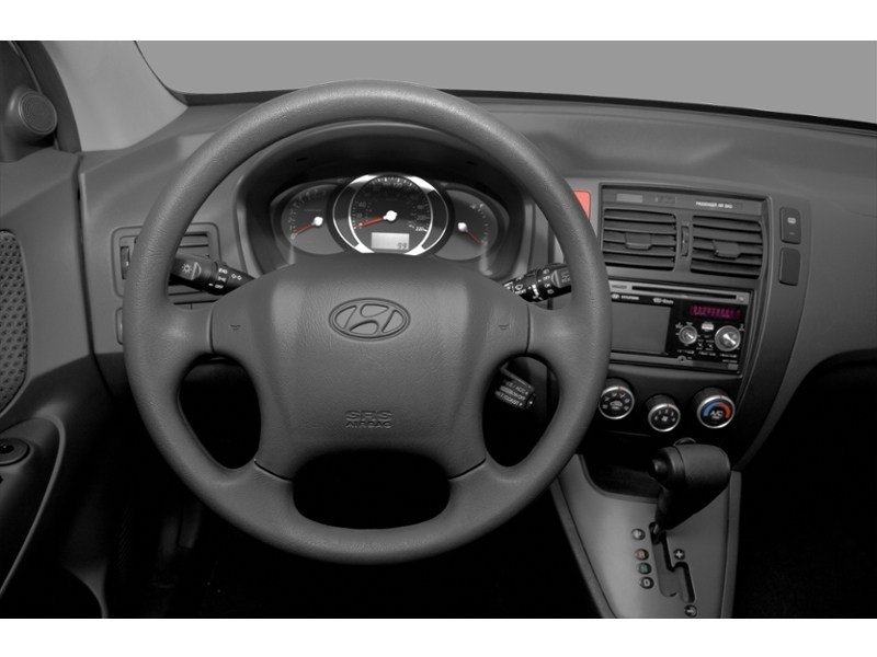 2009 Hyundai Tucson FWD 4dr I4 Man L Interior Shot 3