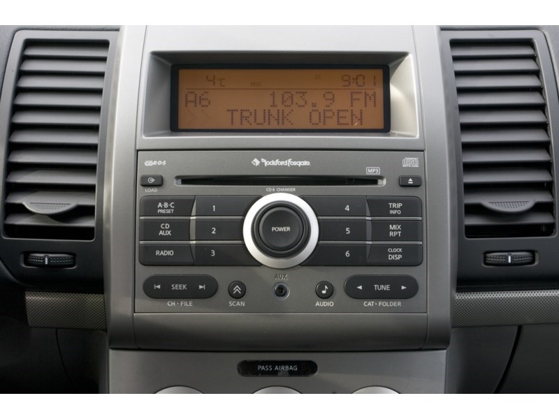 2009 Nissan Sentra 4dr Sdn I4 CVT 2.0 S FE+ Interior Shot 2