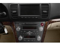 2009 Subaru Outback 5dr Wgn Auto 2.5i w/Limited Pkg Interior Shot 2