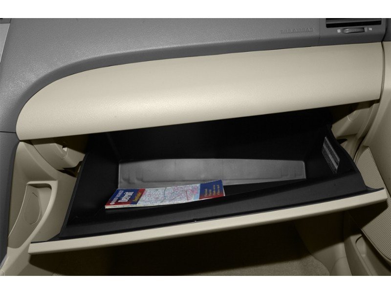 2009 Toyota Camry 4dr Sdn I4 Auto LE Interior Shot 4