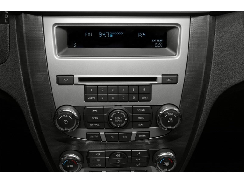2010 Ford Fusion 4dr Sdn I4 SE FWD Interior Shot 2