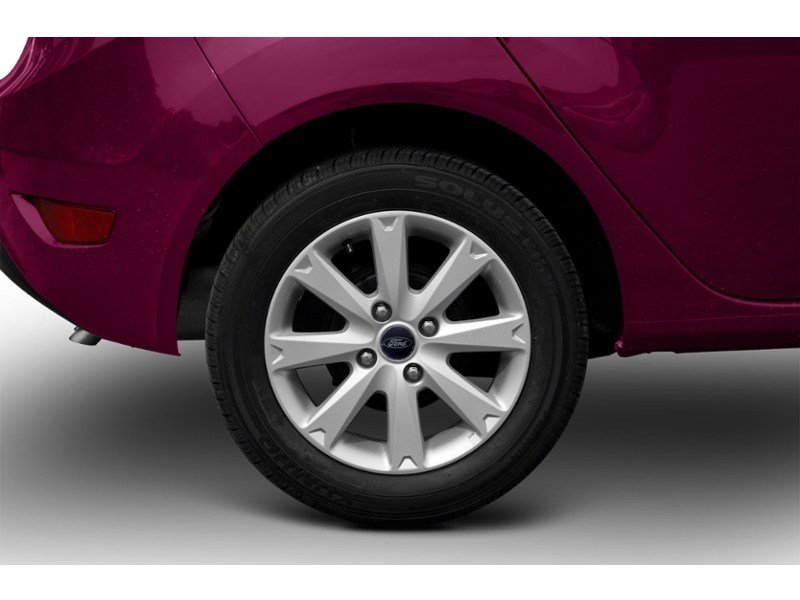 2011 Ford Fiesta 5dr HB SE Exterior Shot 5