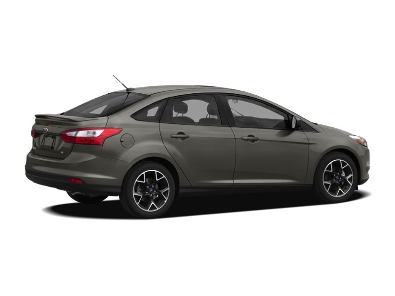 2012 Ford Focus 4dr Sdn Titanium Exterior Shot 2