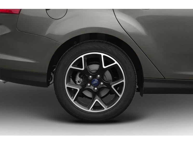 2012 Ford Focus 4dr Sdn Titanium Exterior Shot 5