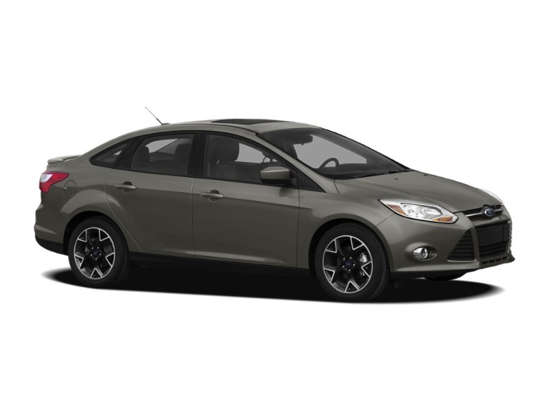 2012 Ford Focus 4dr Sdn Titanium Exterior Shot 9