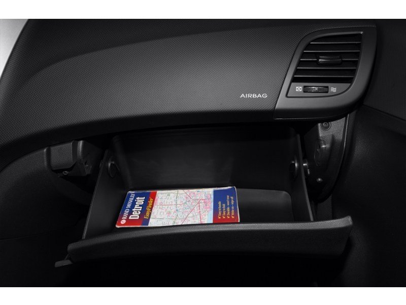 2012 Hyundai Accent 5dr HB Auto GL Interior Shot 4