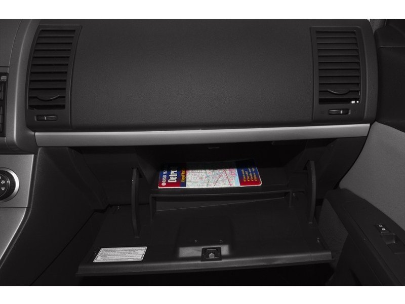2012 Nissan Sentra 4dr Sdn I4 CVT 2.0 Interior Shot 4