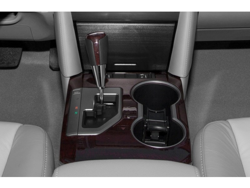 2012 Toyota Camry 4dr Sdn V6 Auto XLE Exterior Shot 9