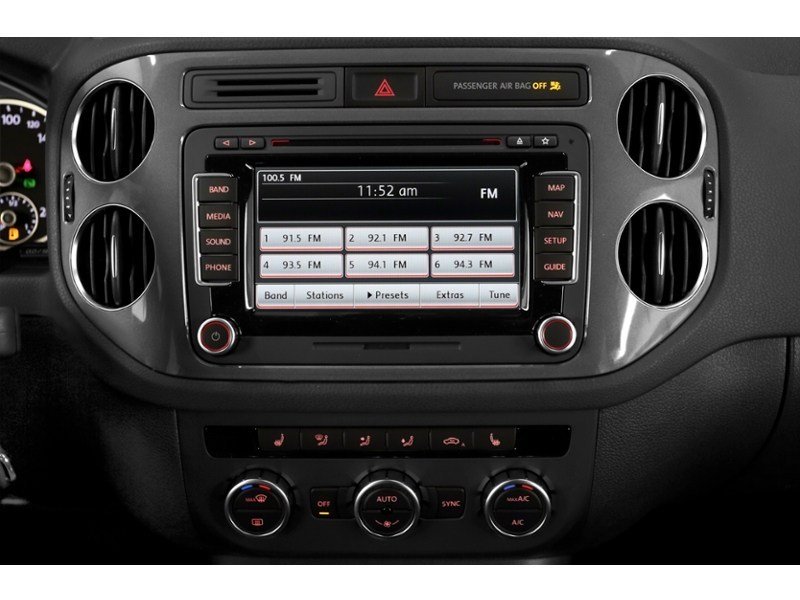 2012 Volkswagen Tiguan 4dr Auto Comfortline 4Motion Interior Shot 2