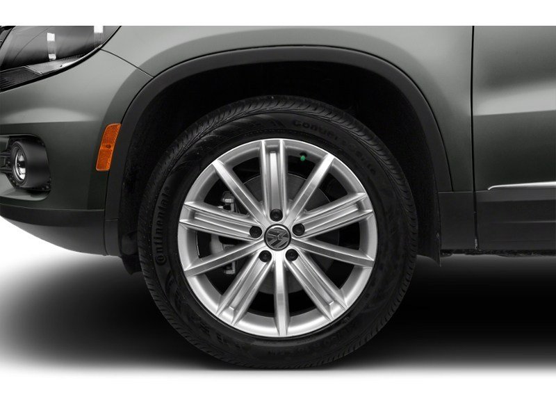 2013 Volkswagen Tiguan 4dr Auto Comfortline 4Motion Exterior Shot 5