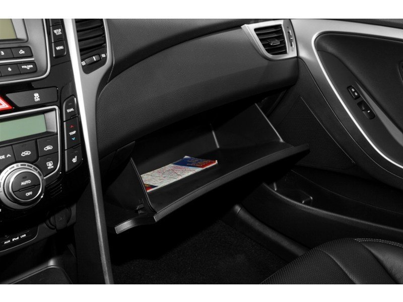 2013 Hyundai Elantra GT 5dr HB Auto GLS Interior Shot 4