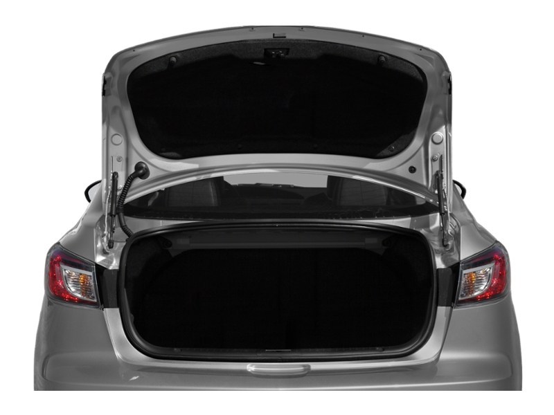 2013 Mazda Mazda3 4dr Sdn Man GS-SKY Exterior Shot 4