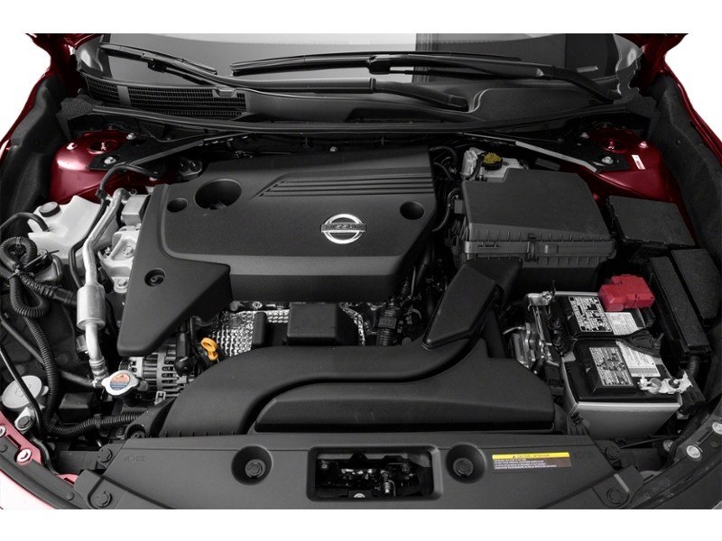 2013 Nissan Altima 4dr Sdn I4 CVT 2.5 SL Exterior Shot 3