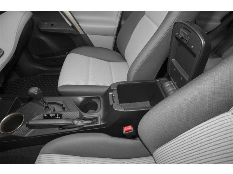2013 Toyota RAV4 AWD 4dr LE Interior Shot 8