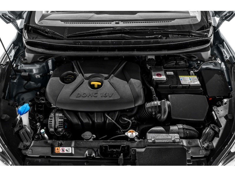 2015 Hyundai Elantra 4dr Sdn Auto GLS Exterior Shot 3