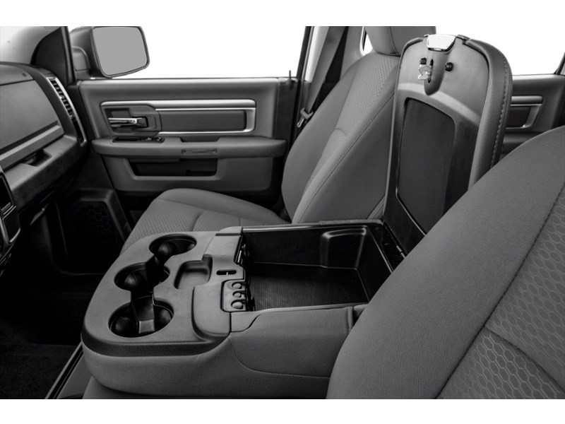 2018 RAM 1500 Big Horn 4x4 Crew Cab 5'7