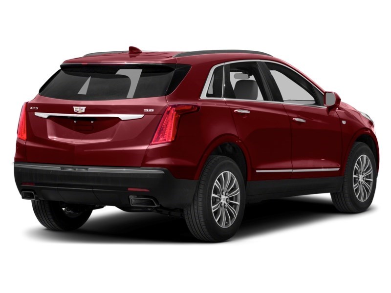 2018 Cadillac XT5 AWD 4dr Luxury Exterior Shot 2