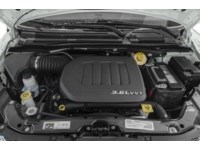 2018 Dodge Grand Caravan SXT 2WD Exterior Shot 3