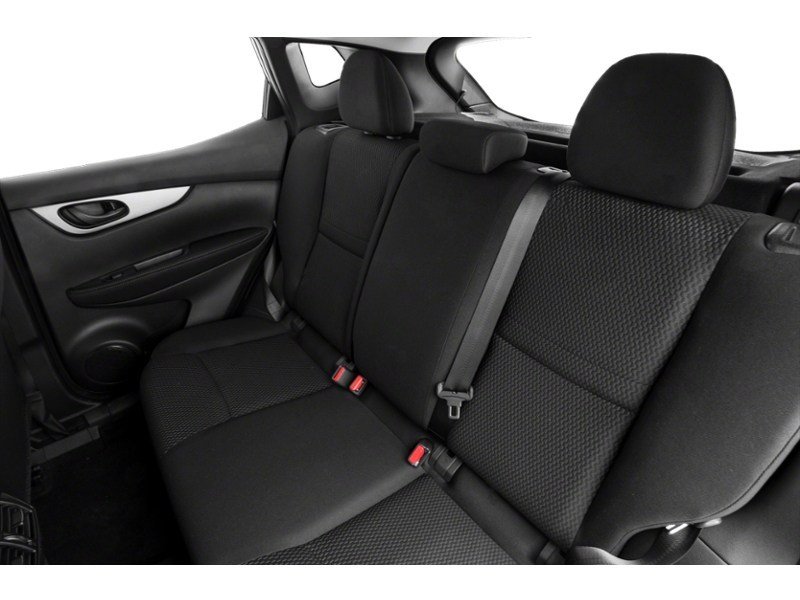 2017 Nissan Qashqai FWD 4dr S CVT Interior Shot 5