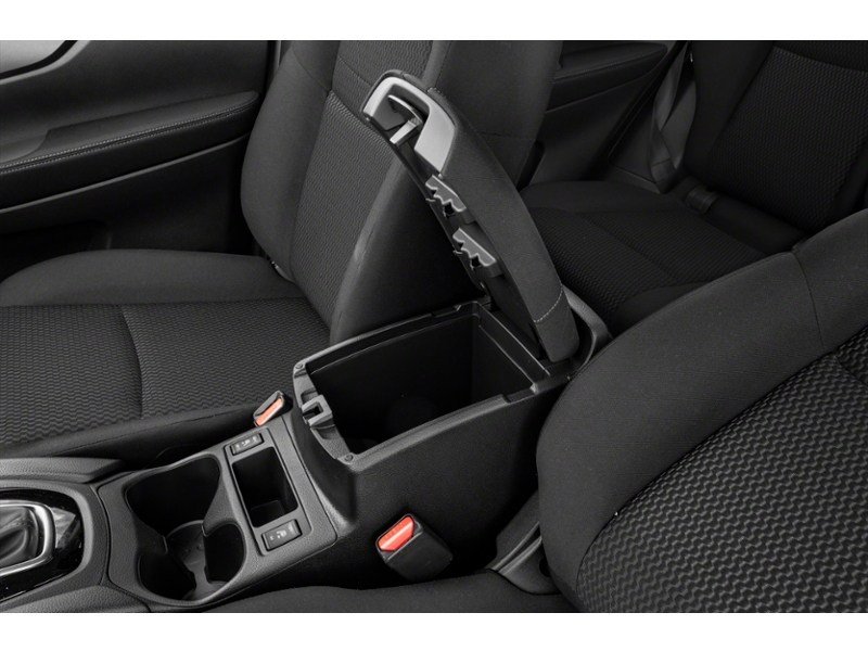 2017 Nissan Qashqai FWD 4dr S CVT Interior Shot 7