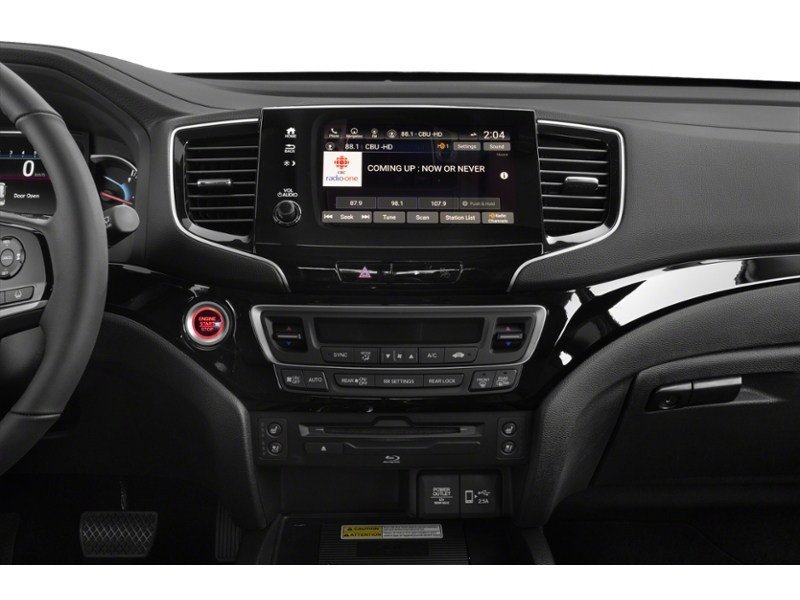 2022 Honda Pilot Touring 7-Passenger AWD Interior Shot 2
