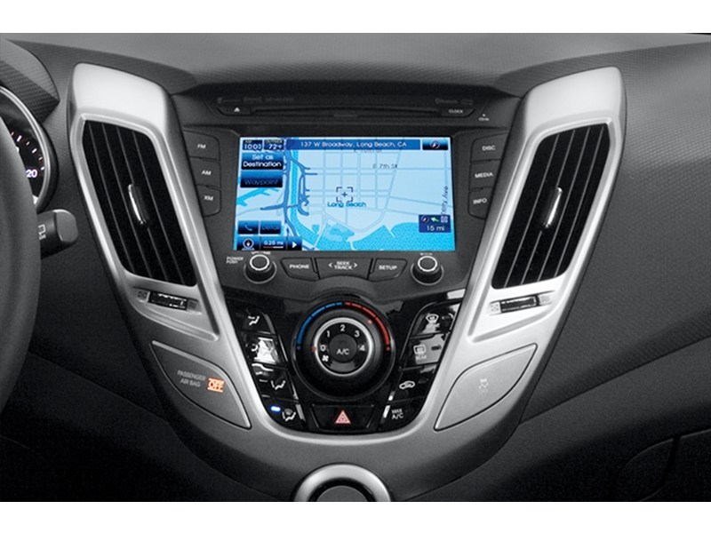 2013 Hyundai Veloster 3dr Cpe Auto w/Tech Interior Shot 9