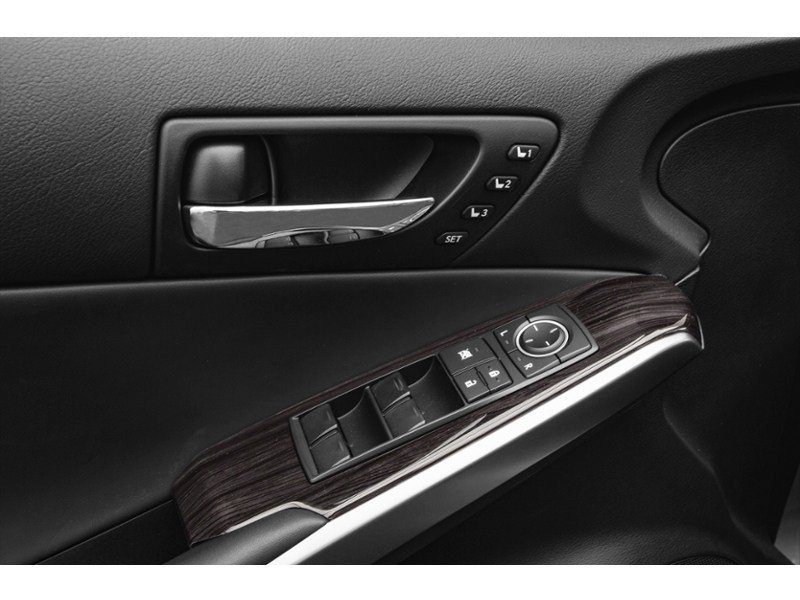 2015 Lexus IS 250 4dr Sdn AWD Exterior Shot 11