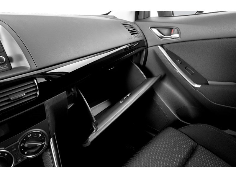 2014 Mazda CX-5 FWD 4dr Auto GS Interior Shot 3
