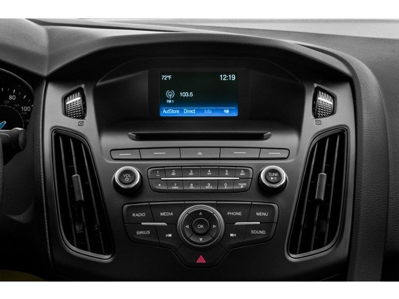 2015 Ford Focus 4dr Sdn SE Interior Shot 2