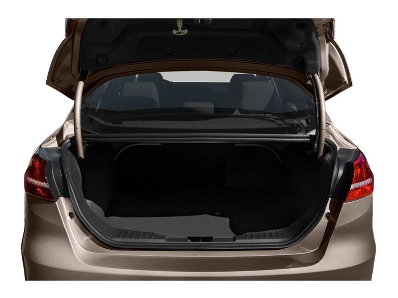 2015 Ford Focus 4dr Sdn SE Exterior Shot 4