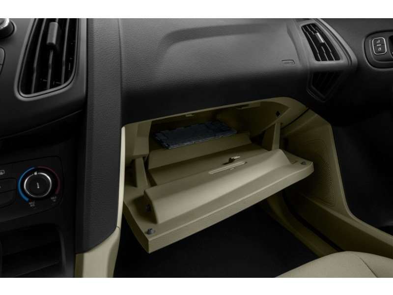 2015 Ford Focus 4dr Sdn SE Interior Shot 4